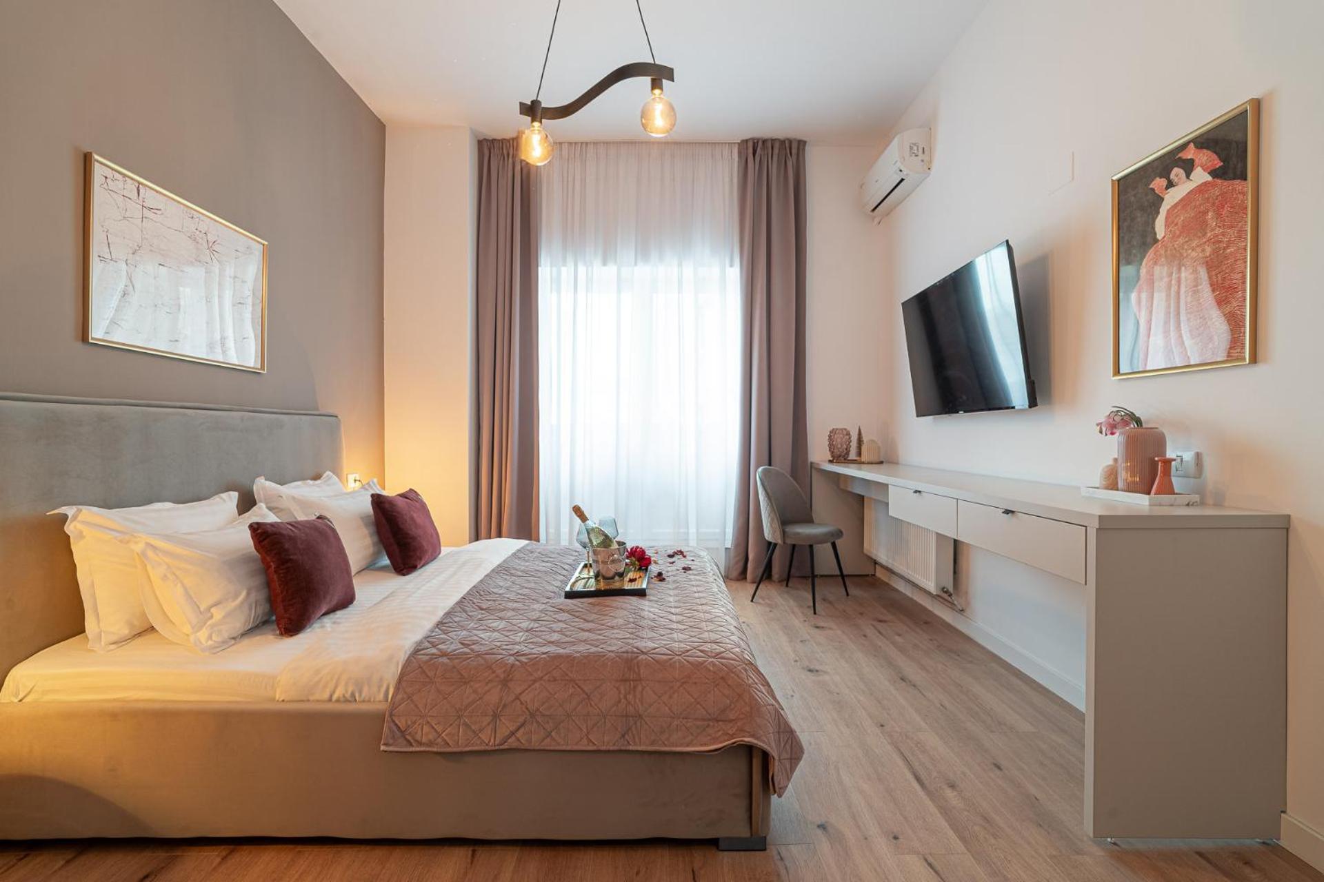 Loggia & Luxe 5Br Penthouse In Universitatii Area Bucureşti Exterior foto