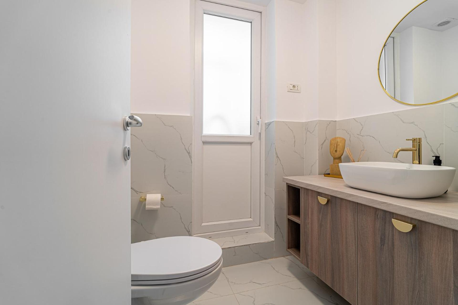Loggia & Luxe 5Br Penthouse In Universitatii Area Bucureşti Exterior foto