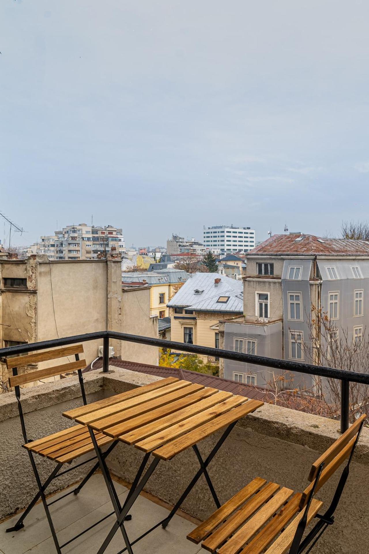 Loggia & Luxe 5Br Penthouse In Universitatii Area Bucureşti Exterior foto