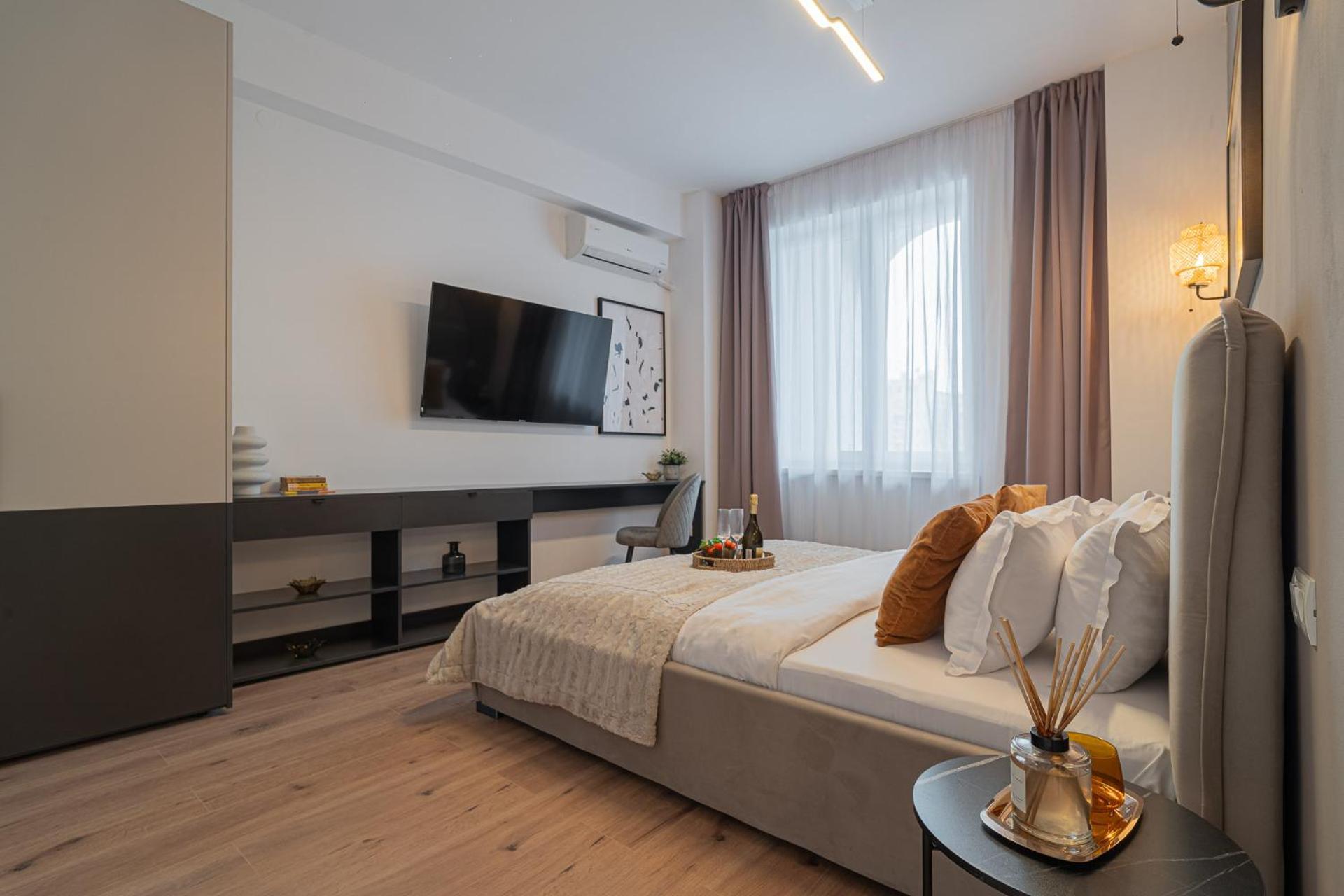 Loggia & Luxe 5Br Penthouse In Universitatii Area Bucureşti Exterior foto
