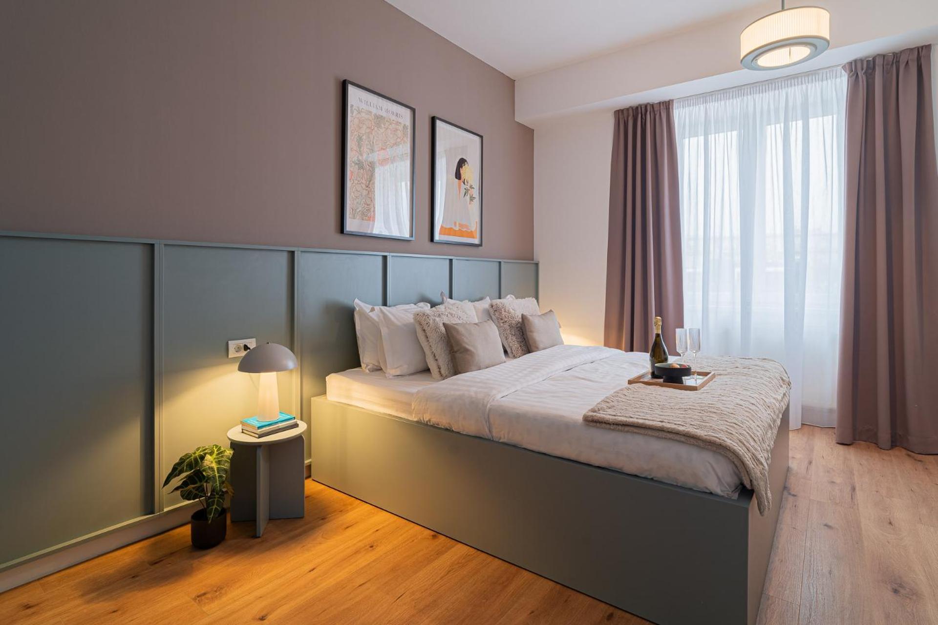 Loggia & Luxe 5Br Penthouse In Universitatii Area Bucureşti Exterior foto